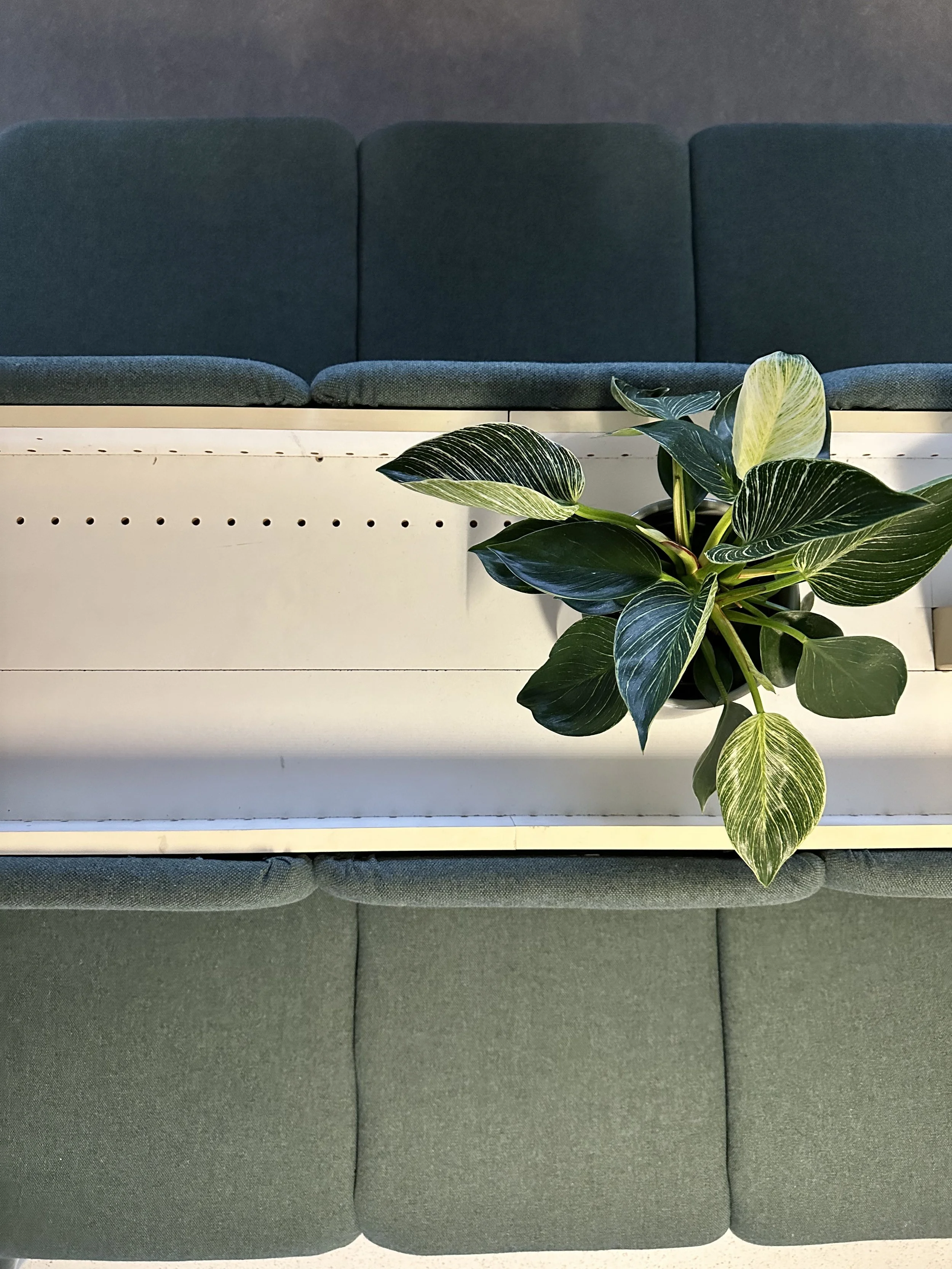 Büro Sitzbank Ansicht 4