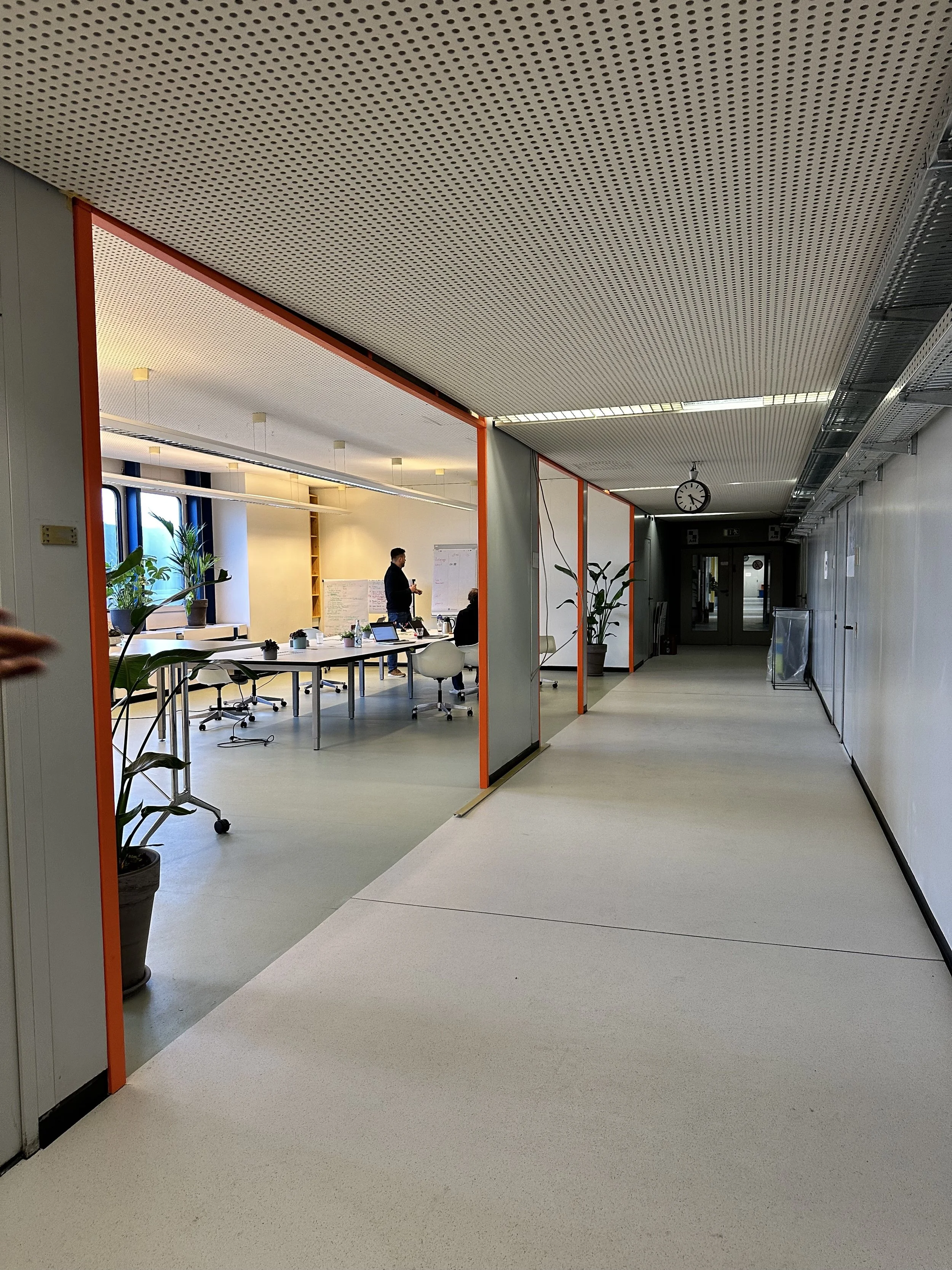 Großraumbüro Wand- und Decken-Abkofferung Ansicht 3